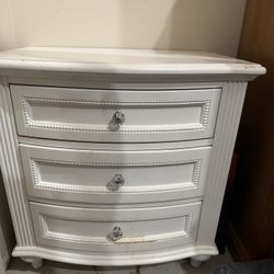 White 3-Drawer Dresser / Nightstand