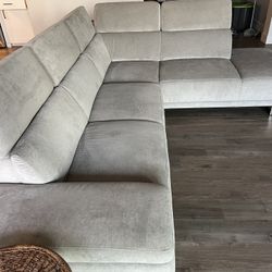 Dania Couch