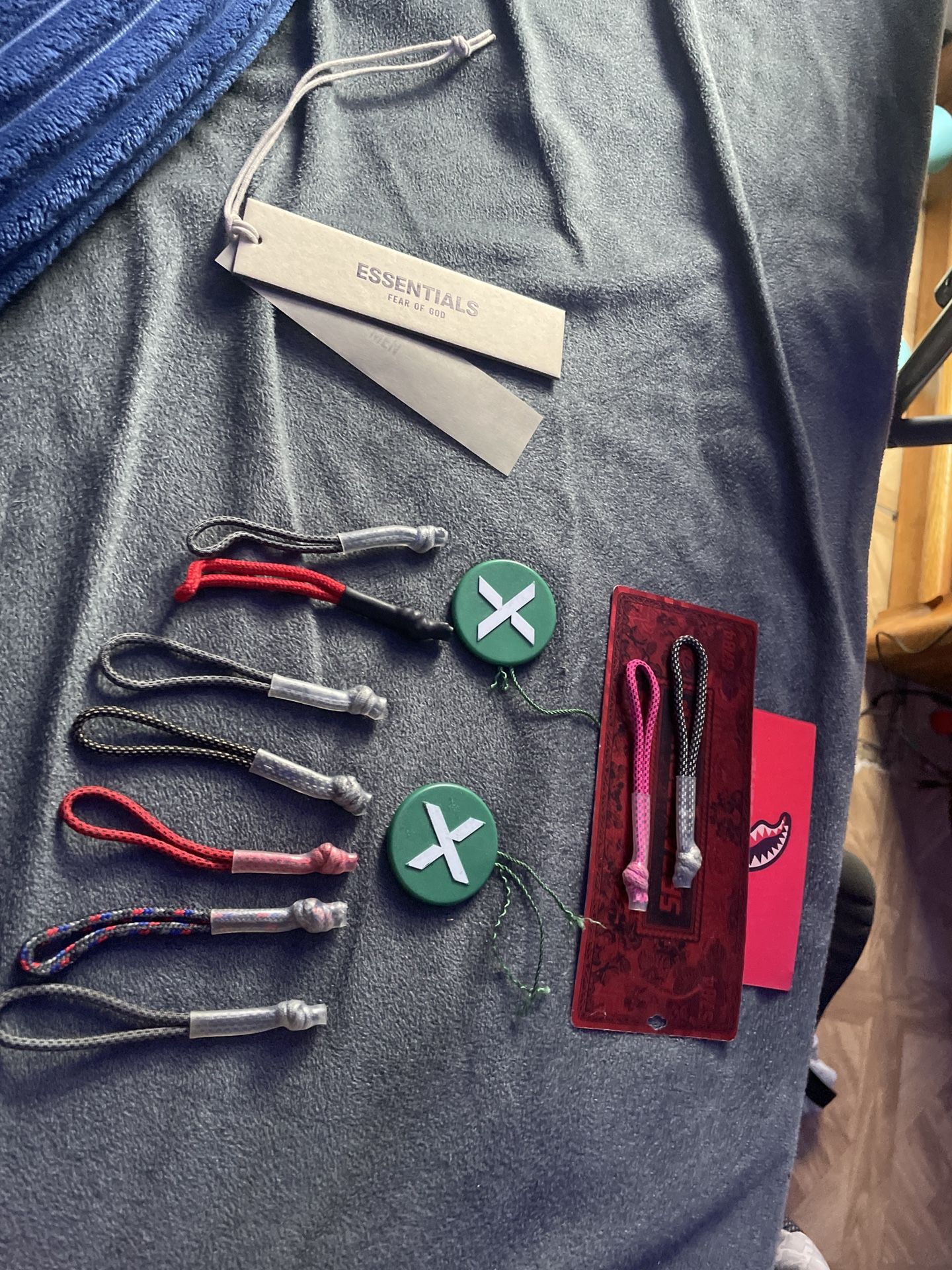 Zippers And Tags
