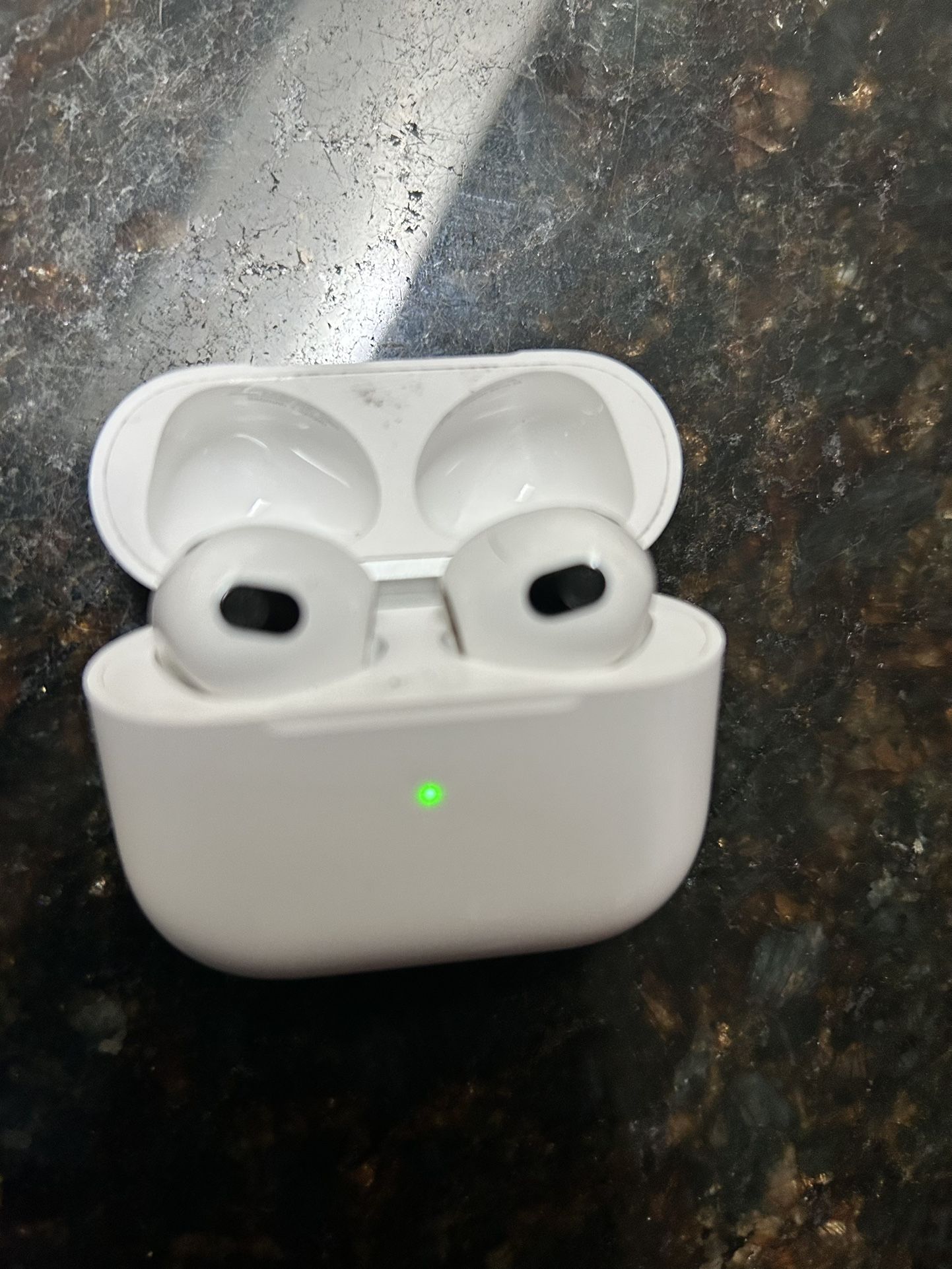 Apple AirPods