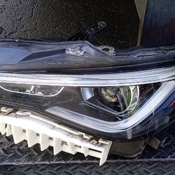 Q60 Driver Headlight 