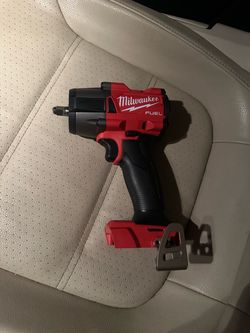 Milwaukee FUEL 3/8 Mid-Torque Impact Wrench