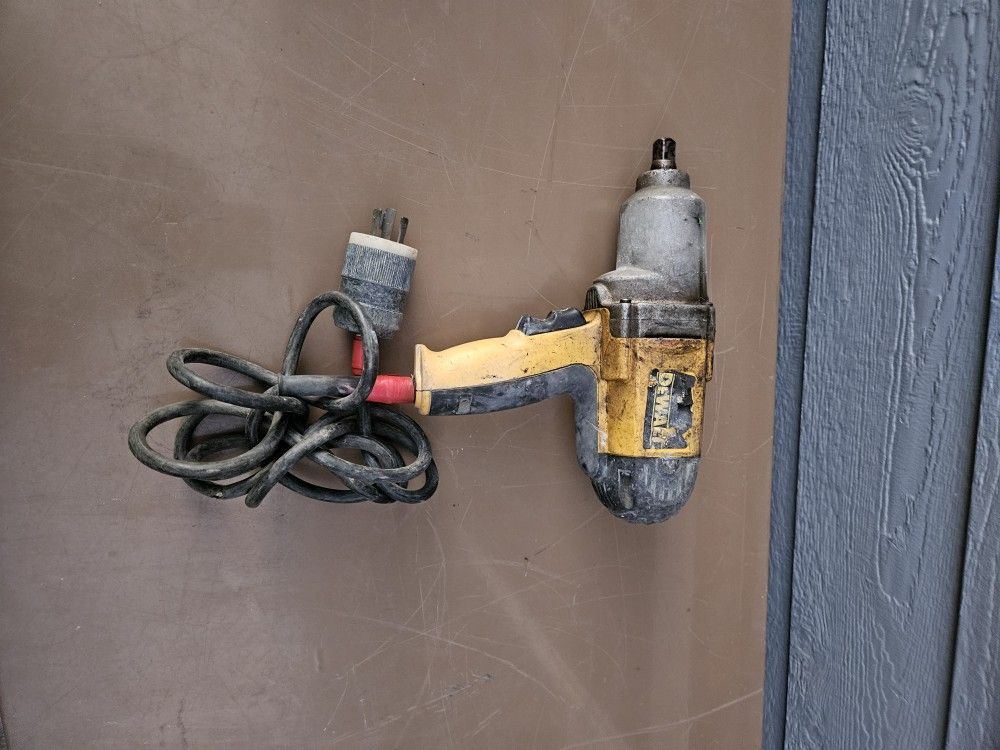 Dewalt 1/2 - Inch Heavy Duty Electric Twist Lock Impact Wrench