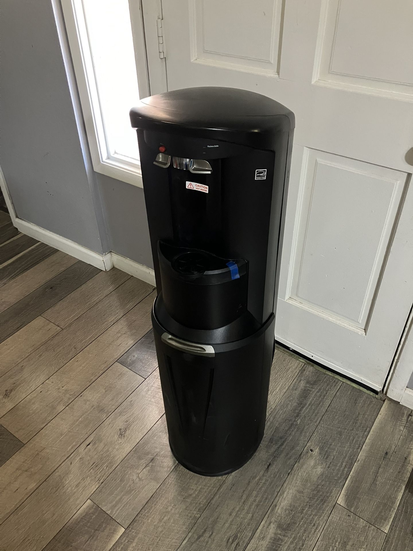 Crystal Mountain STF-M2KHK1C Storm Bottom Load Cooler H/C