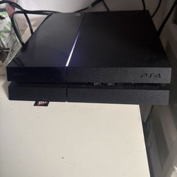 Play Station 4 (barely Used)