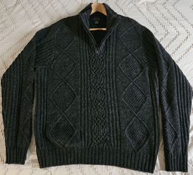 https://offerup.com/redirect/?o=Sm9zLkEuQmFuaw== Charcoal M Sweater