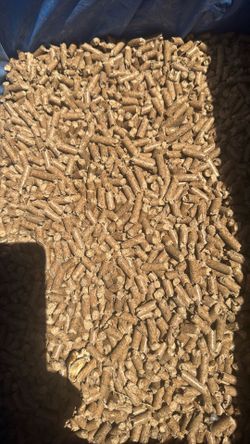 100% Oak Hardwood BBQ Pellets – 40 lb Bags