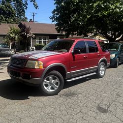 2004 Ford Explorer