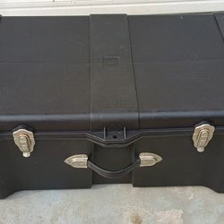 Contigo storage trunk
