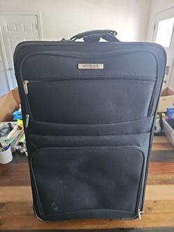 Embark Large Black Rolling Suitcase – Expandable Luggage