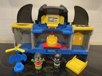 Little People DC Super Friends Batcave, Batman Player