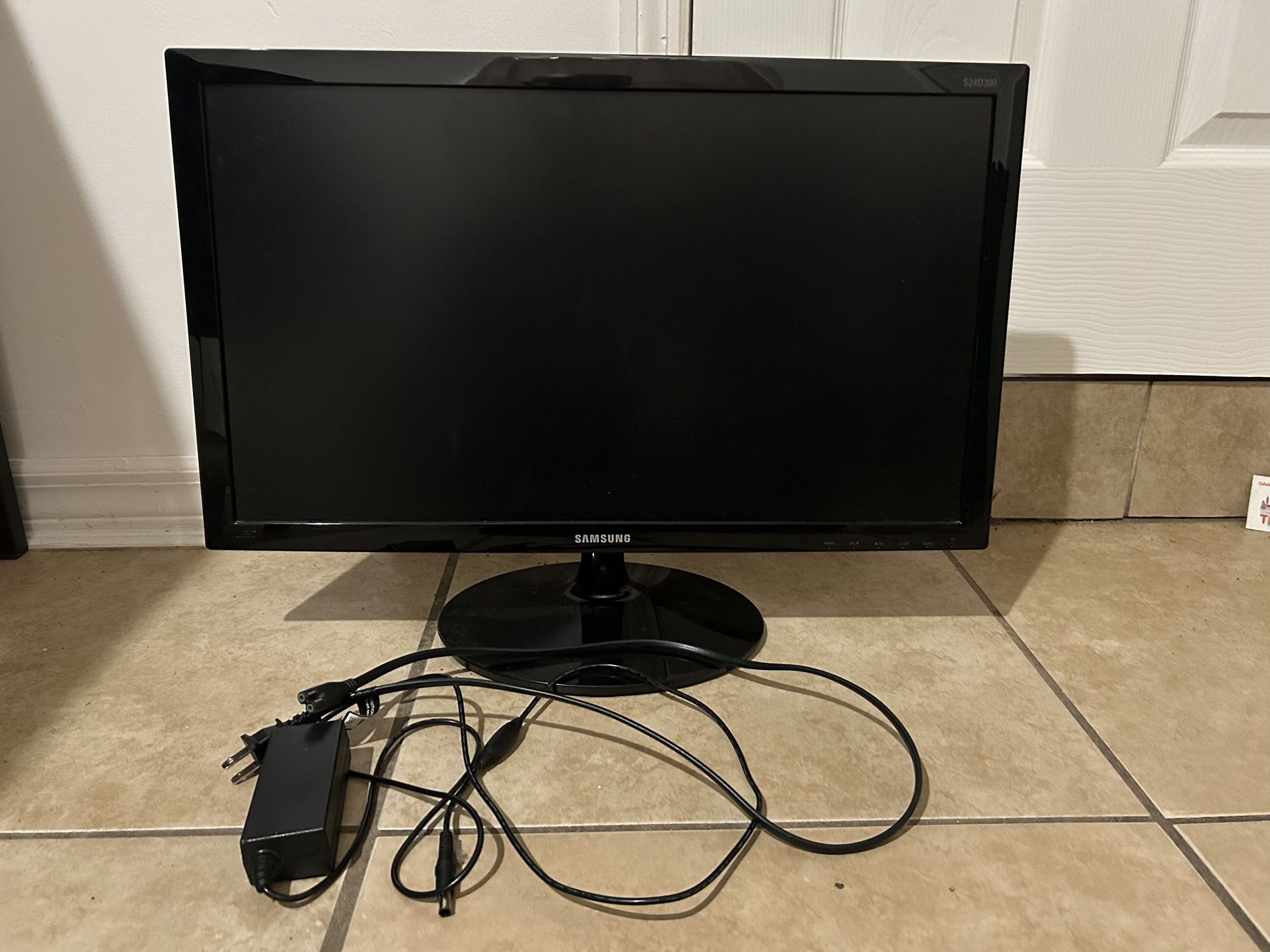Samsung Monitor S24D300 (Works Perfectly)
