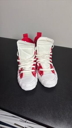 Converse High tops  4 YOUTH