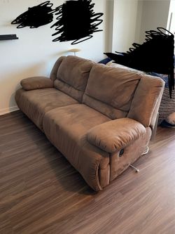 La-Z-Boy Recliner (Love Seat/Couch)