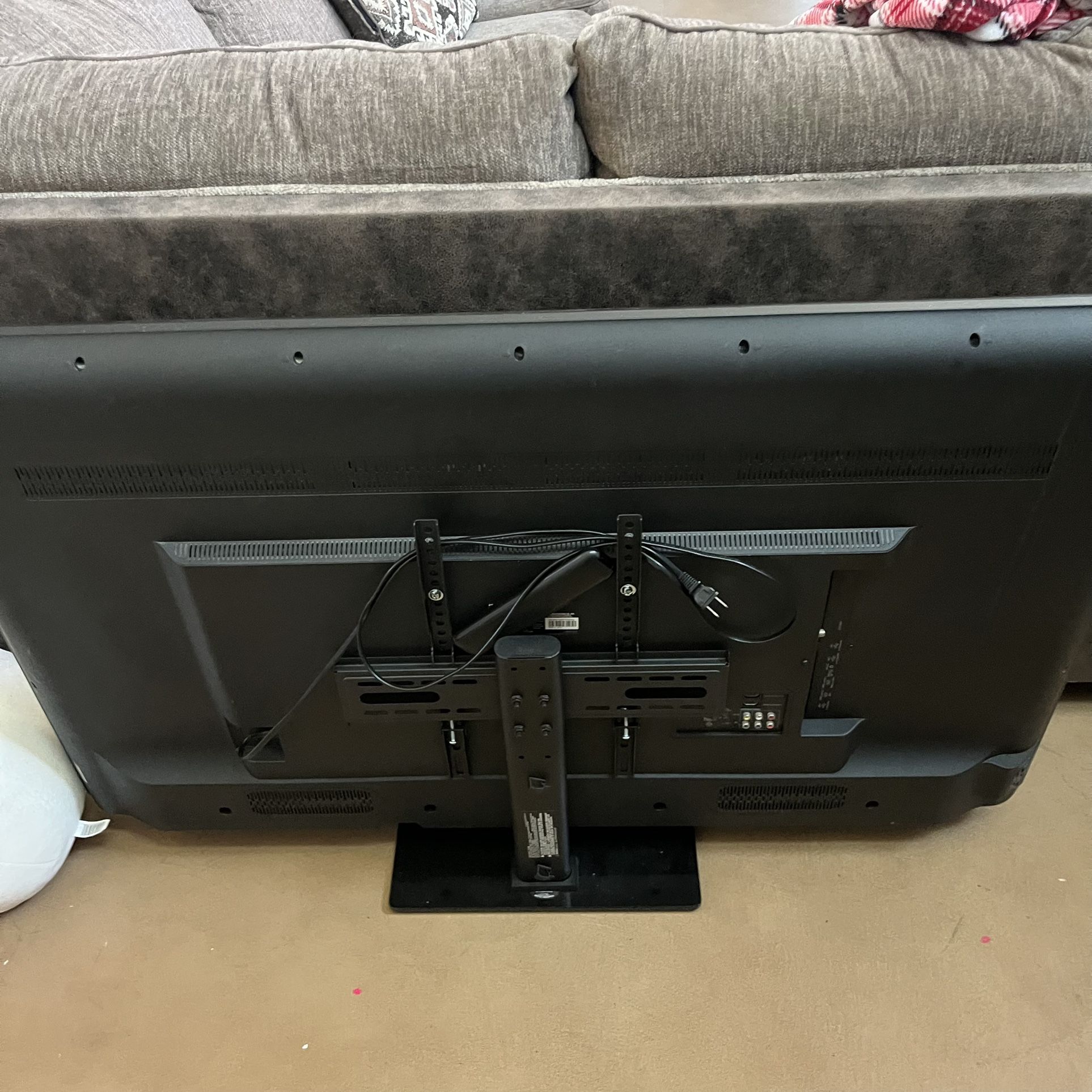 55 “ Hisense LED TV