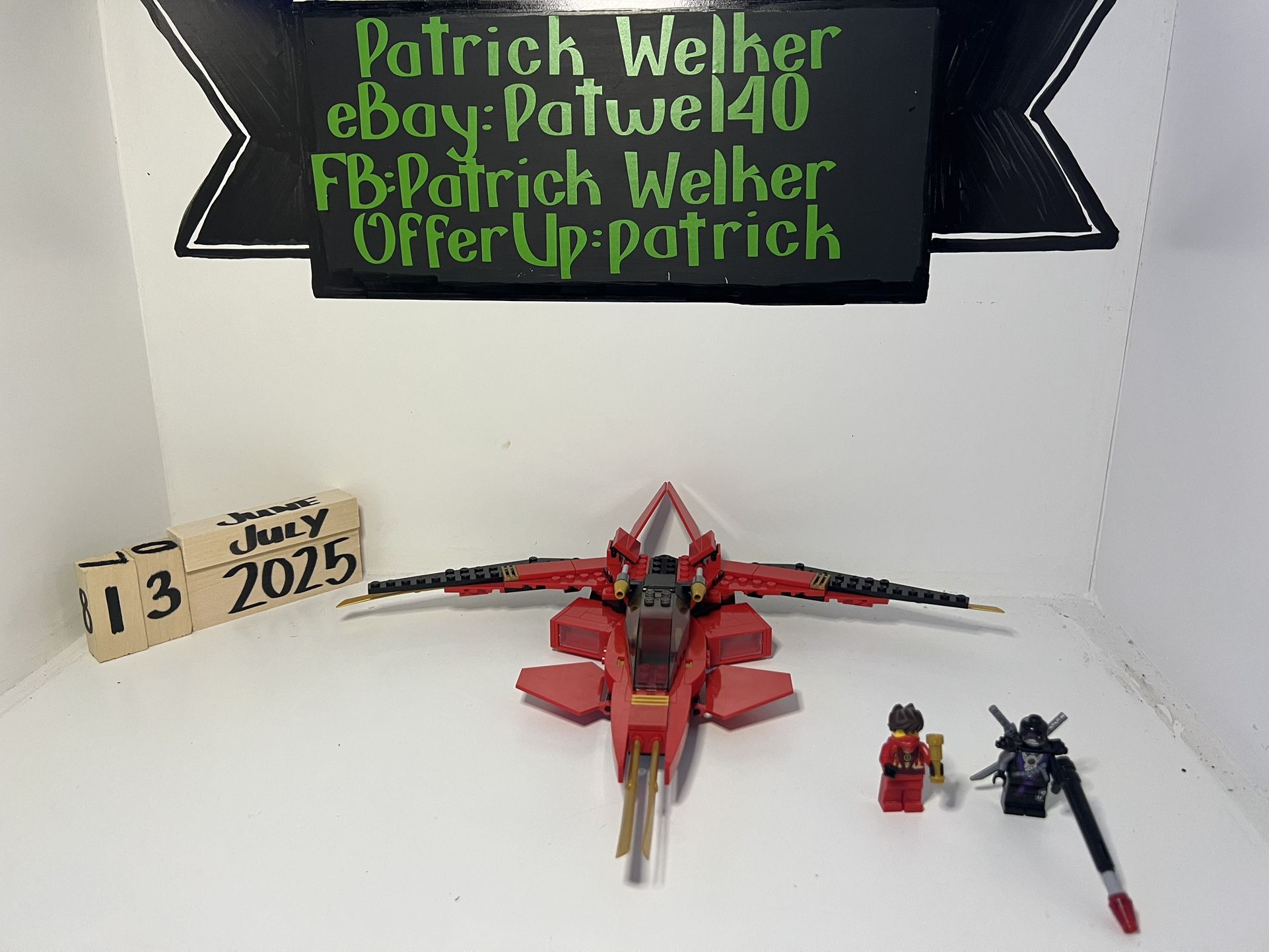 This is a used Lego set that was built close back to its original design. There is no manual. This Lego set is being sold as-is. I’m happy to provide 
