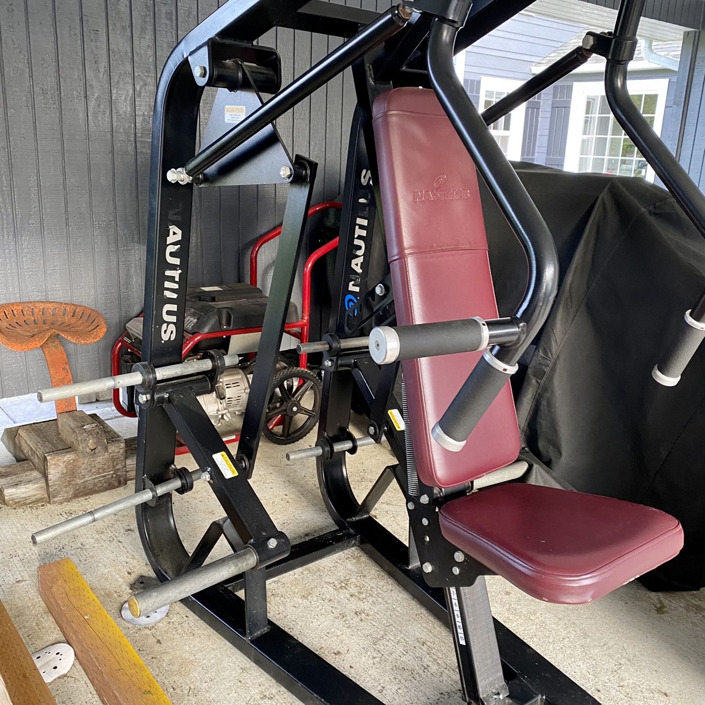 Nautilus xpload chest press sale