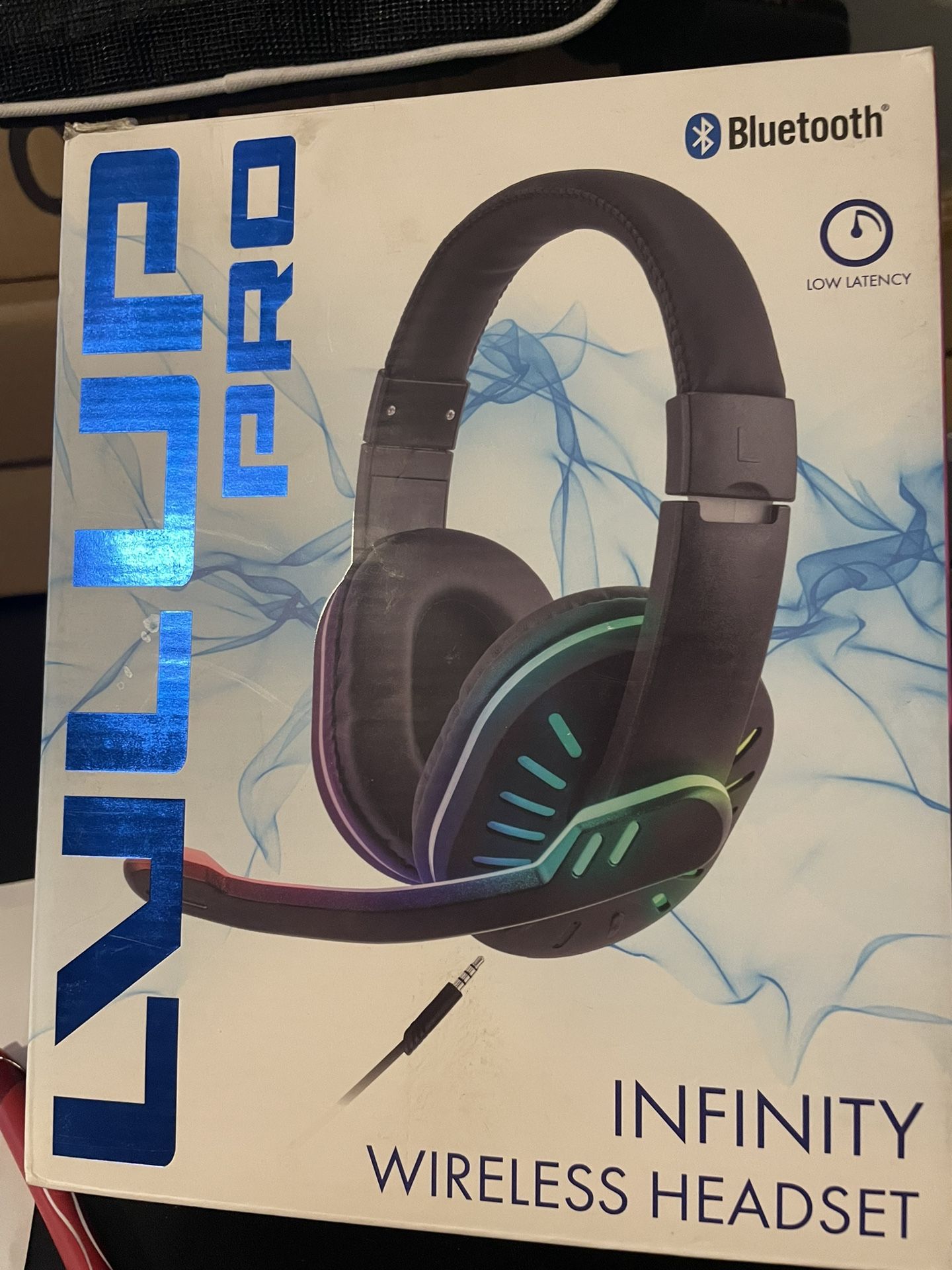 Lvl up Pro Infinity Wireless Headset Lights Up