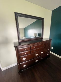Mirrored 7 drawer dresser
