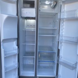 Refrigerator 33”