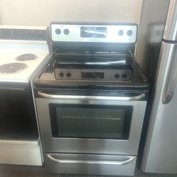 Quality & Affordable Electric Frigidaire Stove $250