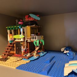 LEGO Surf Shop With Some Extra Elements 