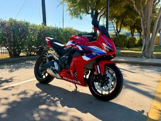 2024 Honda CBR650R E-Clutch