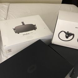 Oculus Rift And Two Controllers