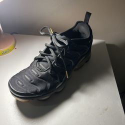 Nike Air VaporMax Plus Black Gold CW7299-001
