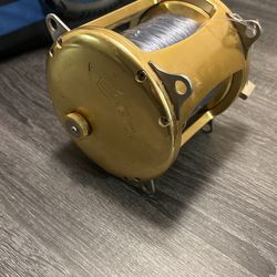 Everol 9/0 Wide Fishing Reel for Sale in San Diego, CA - OfferUp
