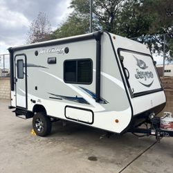 Jayco Travel Trailer (2017)