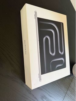 Apple Macbook pro w M5 chip (newest MacBook)