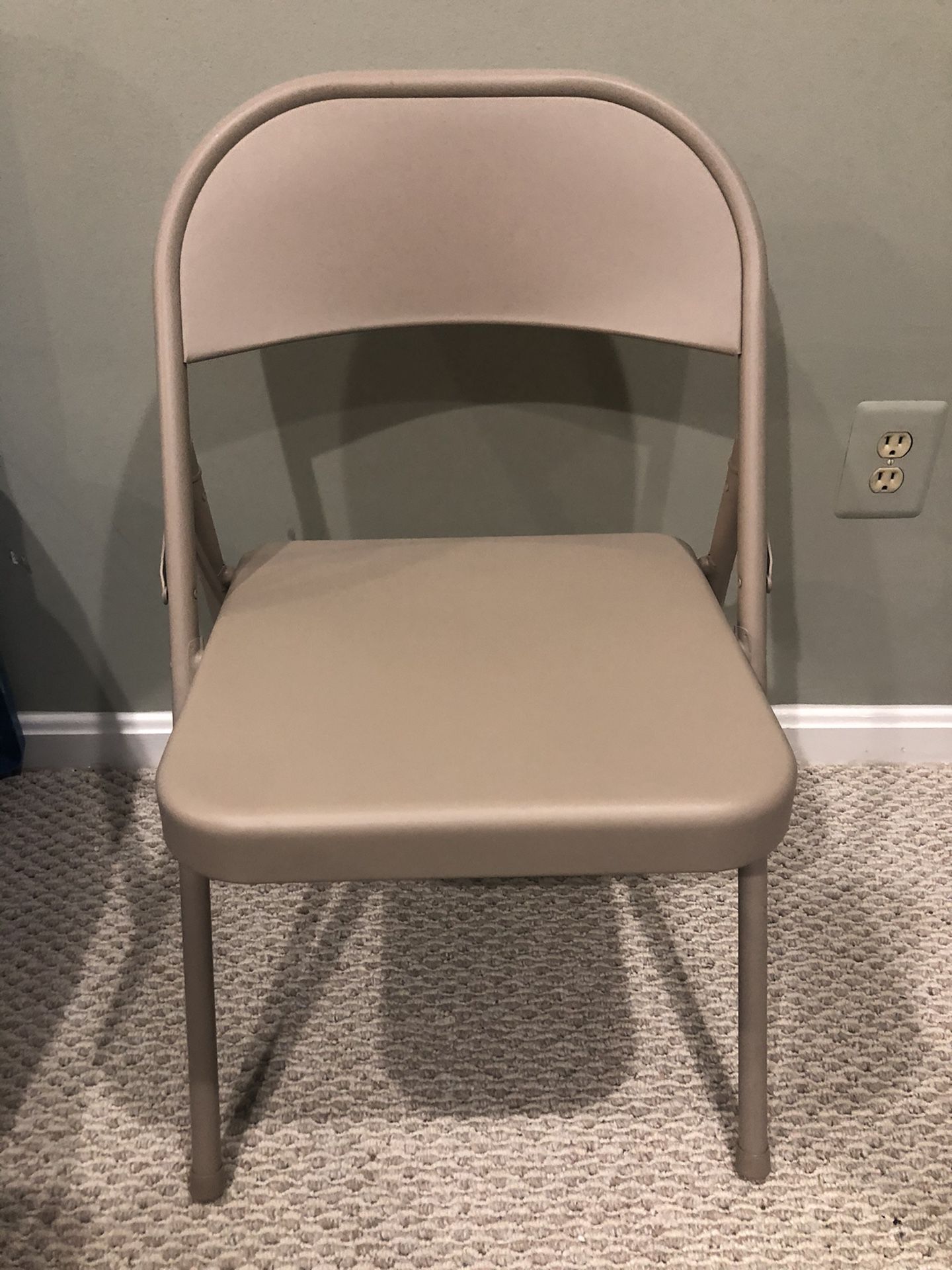 5 Foldable Beige Chairs (with or without cushions)
