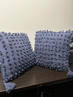 4-Pillows-Blue & Checkered Black and White