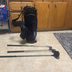 Golden Bear Jr  3 Club And Bag  Children’s Golf Club Set