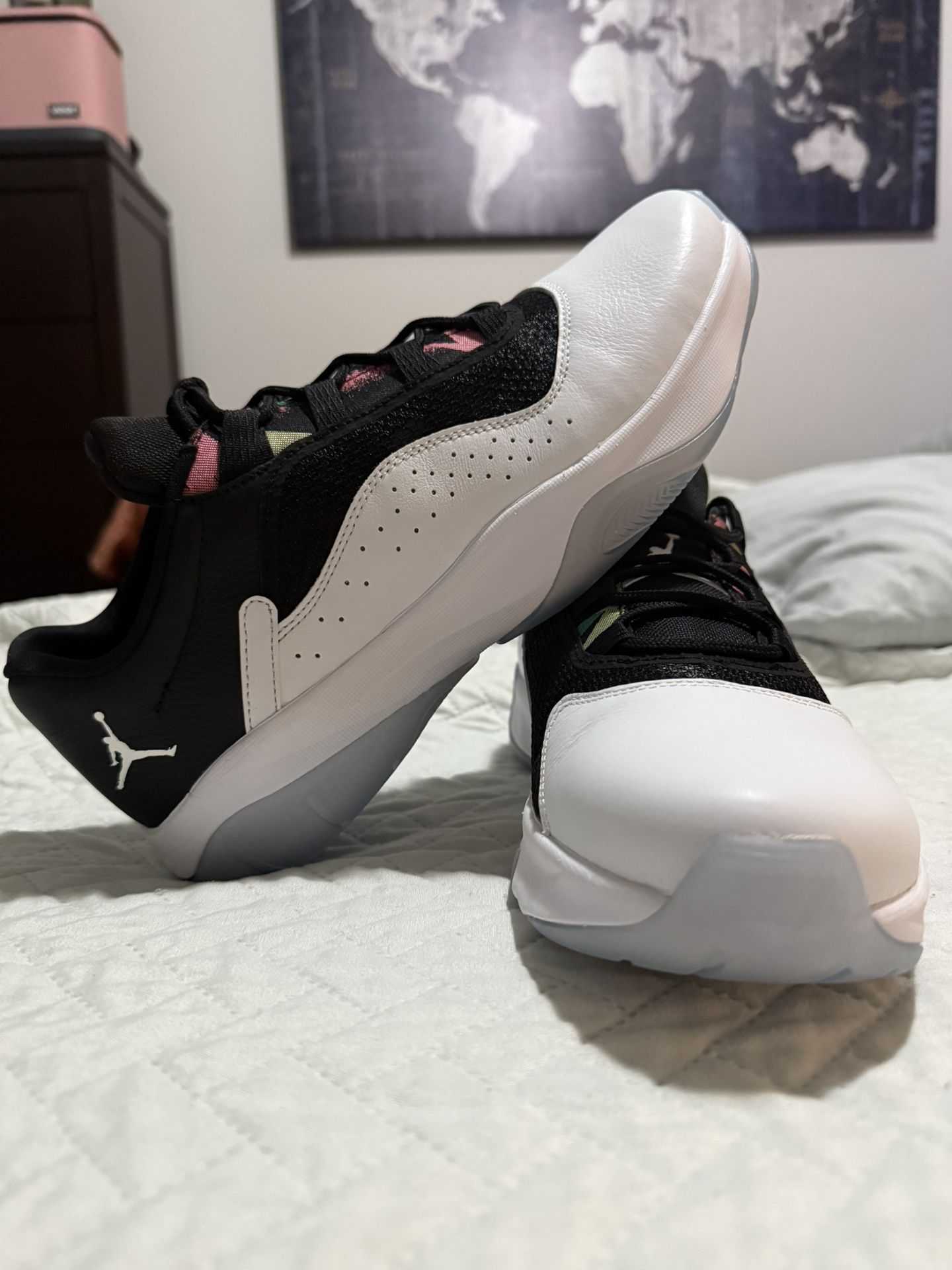 Air Jordan 11 CMFT Low