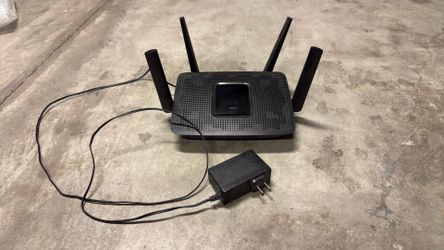 Linksys EA8300 Max-Stream AC2200 tri-band Wi-Fi 5 router