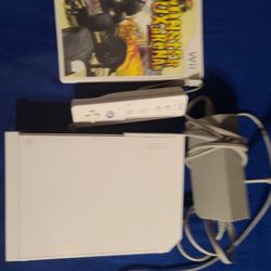 Nintendo Wii  Comes With Everything  In Pic .....needs TV Plug