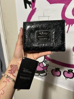 disney villains windows ruffle wallet