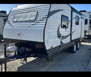 Super clean travel trailer