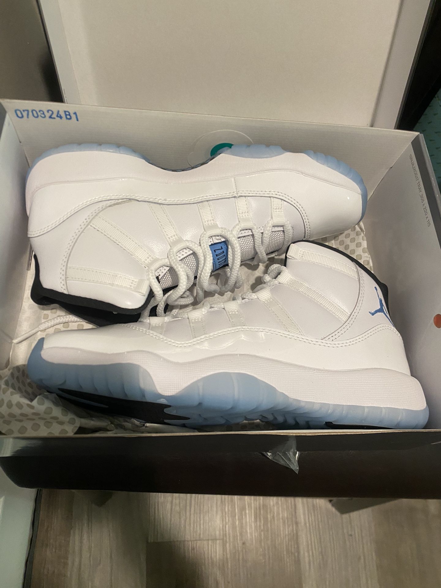 Air Jordan 11s Legend 