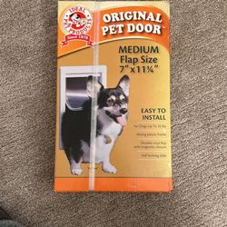 New Medium Pet Door