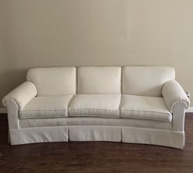 Confortable White Couch ! 90 ”