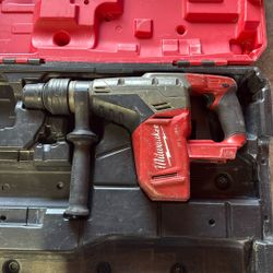 Milwaukee Fuel 1 9/16 Rotary Hammer