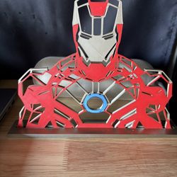 Iron Man 3D Printed Display Stand – Marvel Desk Art / Comic Decor