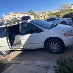 2005 Chrysler Town & Country