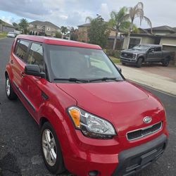 2011 Kia Soul + 2.0L 