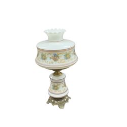 Antique Hurricane Lamp In Great Condition 