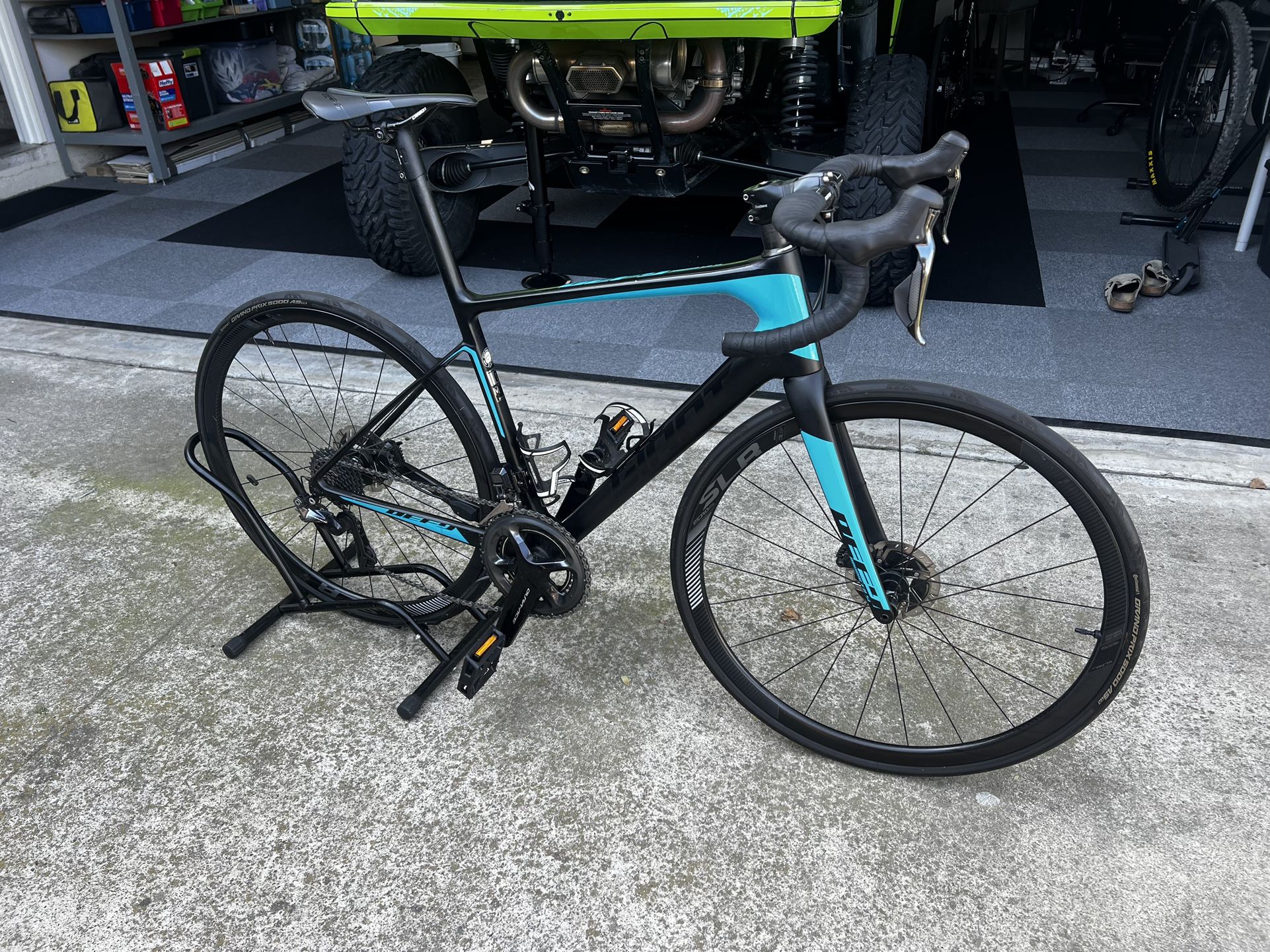Giant Defy SL Road Bike