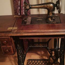 Vintage 1891 Singer Sewing Machine With Table